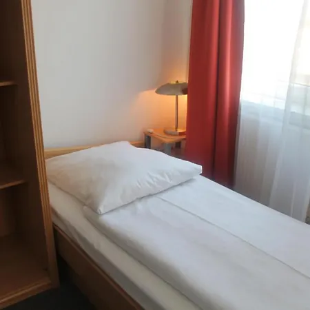 Aria Hotel 3*